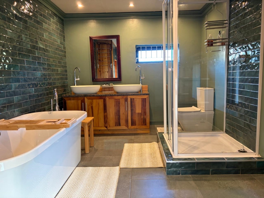 4 Bedroom Property for Sale in Bathurst Eastern Cape